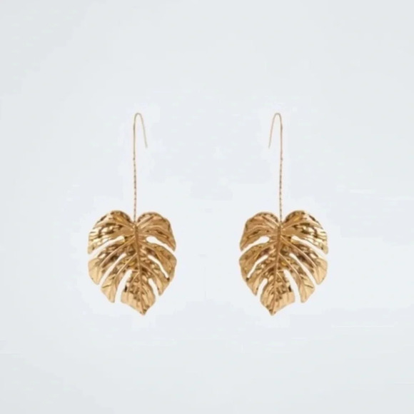 Zara Pendant Monstera Earrings - Picture 1 of 4